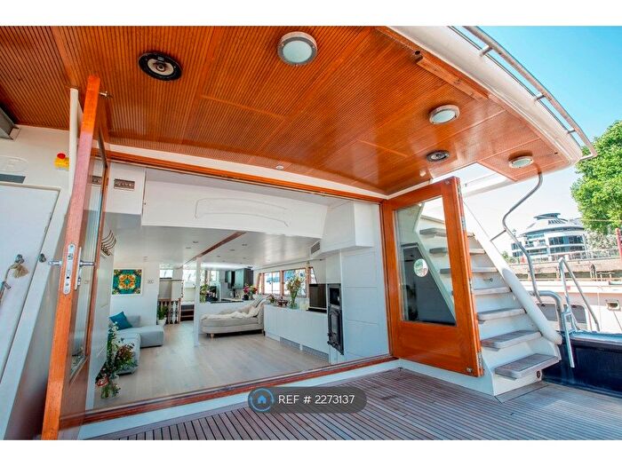 2 Bedroom Houseboat To Rent In Imperial Wharf, London, SW6