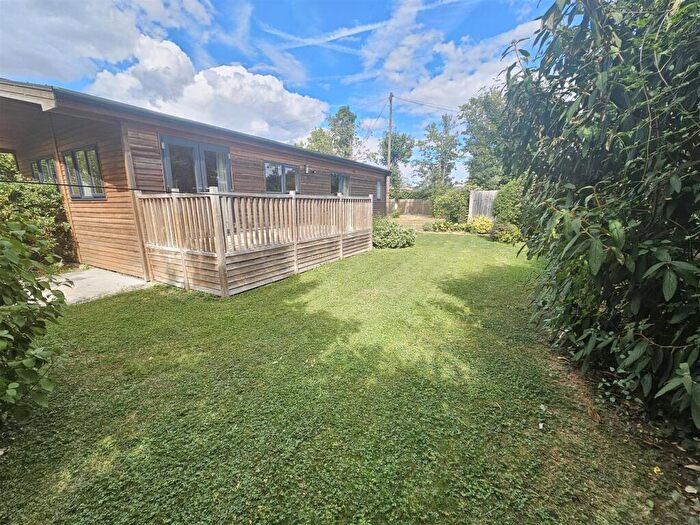 2 Bedroom Chalet To Rent In Laleham Reach, Chertsey, KT16