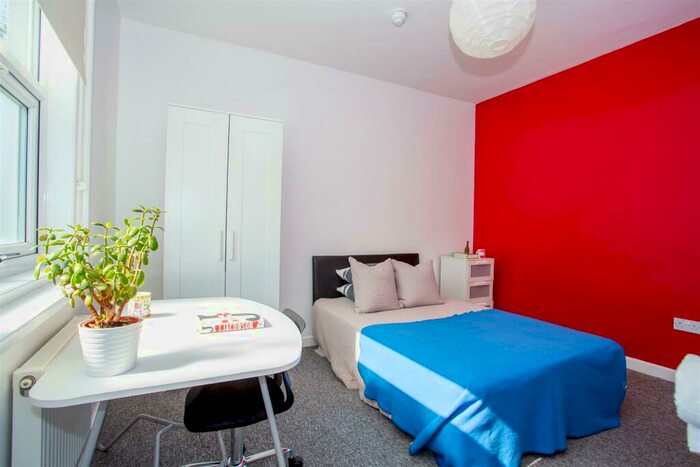 7 Bedroom House To Rent In Hudson Road, Southsea, PO5