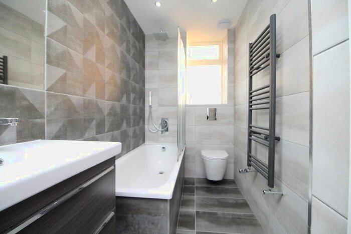 2 Bedroom Flat To Rent In Queens Road, Brentwood CM14