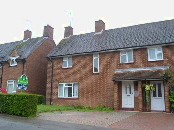 3 Bedroom Semi-Detached House To Rent In Shooters Way, Oakridge, Basingstoke, Hampshire, RG21