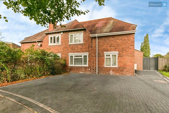 4 Bedroom Semi-Detached House For Sale In Claughton Avenue, Crewe, Cheshire, CW2