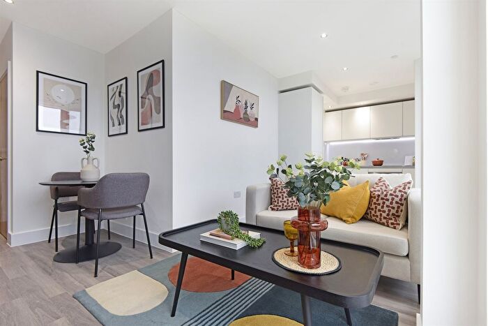 Studio To Rent In Thames Road, London, E16