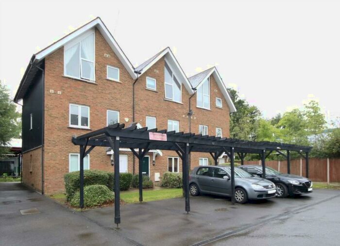 3 Bedroom Duplex To Rent In Fourdrinier Way, Bed Duplex, Unfurnished, Available From //, HP3