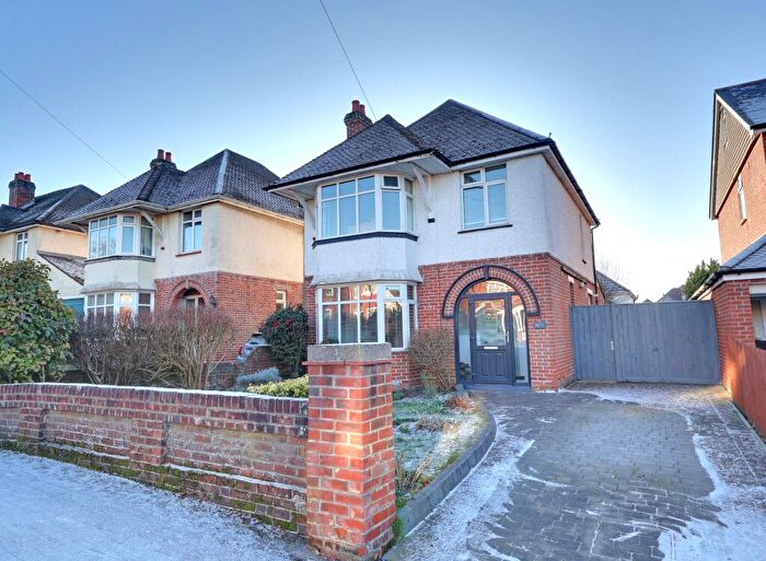4 Bedroom Detached House For Sale In Upper Shirley, Southampton, SO15