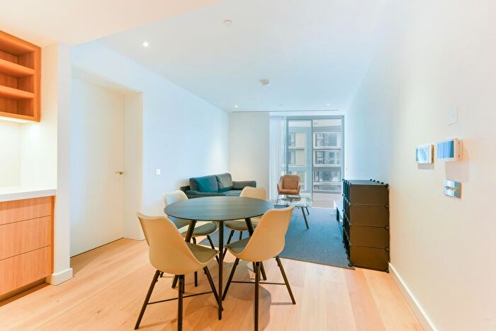 2 Bedroom Flat To Rent In Wilshire House, Battersea Power Station, London, SW11