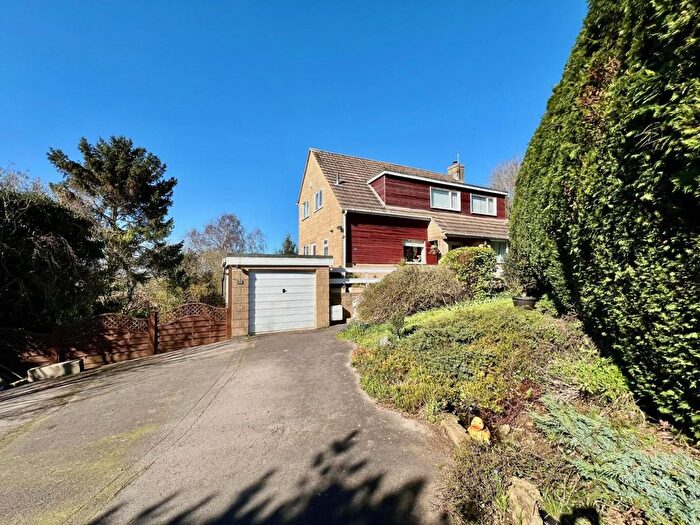 3 Bedroom Detached House For Sale In Orchard Leaze, Dursley, GL11