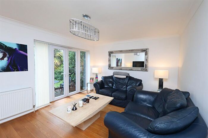 3 Bedroom Bungalow For Sale In Sevenoaks Road, Borough Green, Sevenoaks, TN15