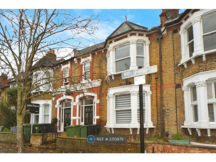 3 Bedroom Flat To Rent In Manor Lane, London, SE12