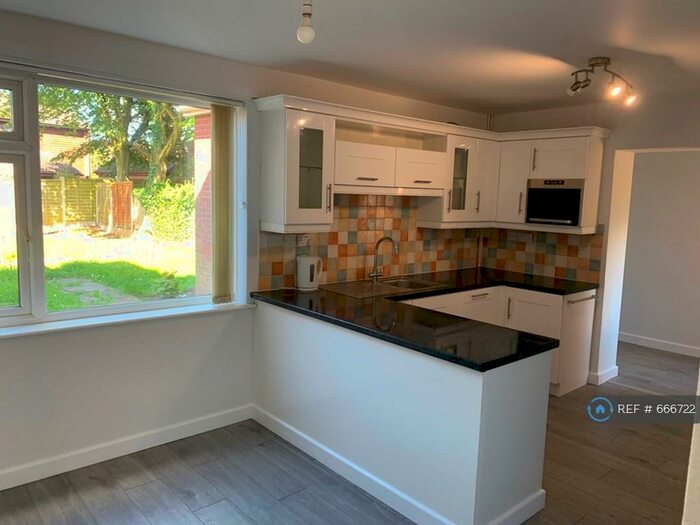 3 Bedroom Semi-Detached House To Rent In Ash Crescent, Kingswinford, DY6