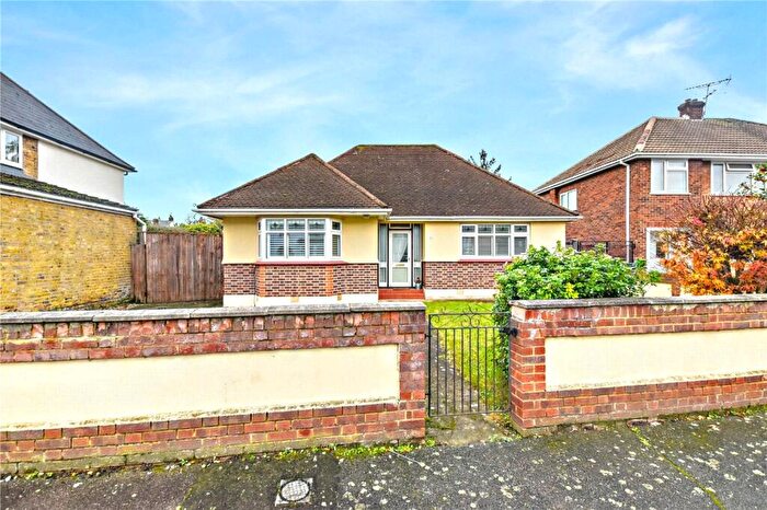 2 Bedroom Bungalow To Rent In Pickford Road, Bexleyheath, Kent, DA7
