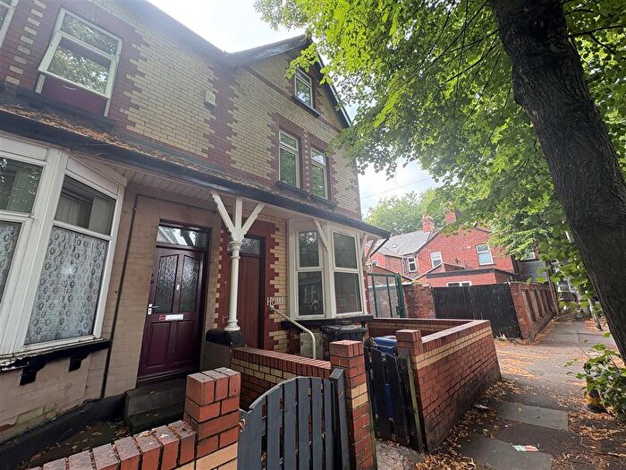 4 Bedroom House To Rent In Vaughan Avenue, Doncaster, DN1