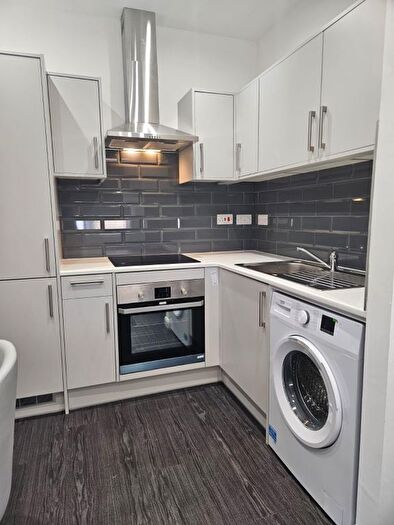 1 Bedroom Flat To Rent In East Parade, Bradford, West Yorkshire, BD1