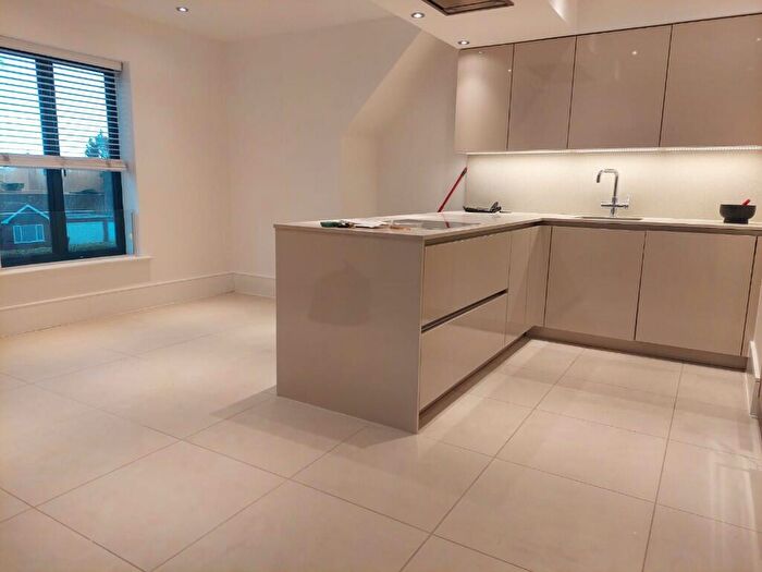 2 Bedroom Apartment To Rent In High Road, Chigwell, Essex, IG7