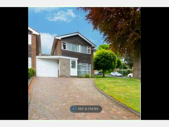 3 Bedroom Detached House To Rent In Moat Road, Oldbury, B68