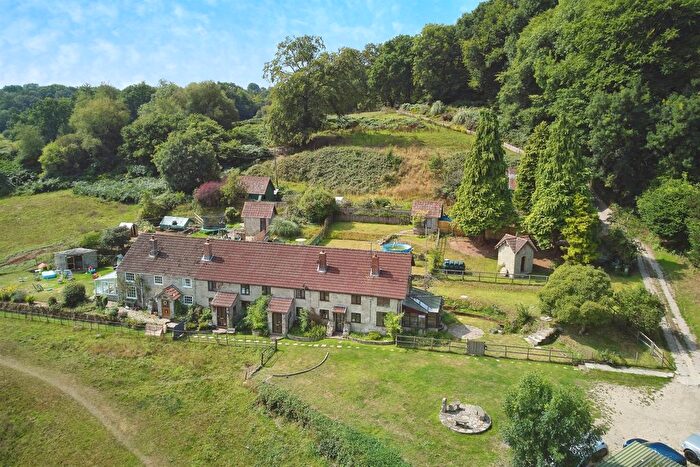 3 Bedroom End Of Terrace House For Sale In Castle Orchard, Pen Selwood, Wincanton, BA9