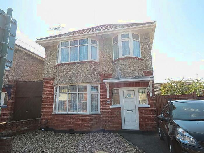 4 Bedroom House To Rent In Bedroom Detached House In Ensbury Park, BH10