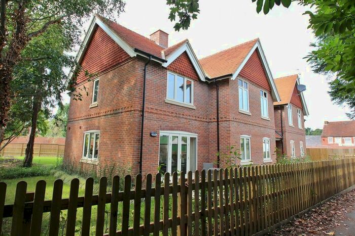 2 Bedroom Flat To Rent In Shepard Place, Pangbourne, Reading, RG8