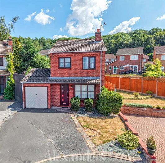 3 Bedroom Detached House For Sale In Avon Way, Brizlincote Valley, DE15