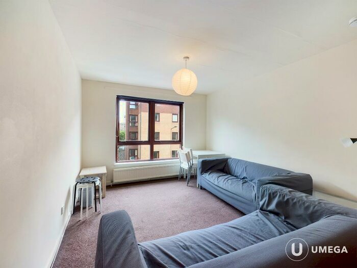 3 Bedroom Flat To Rent In Sienna Gardens, Edinburgh, EH9