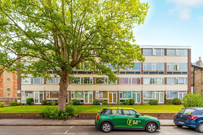 2 Bedroom Flat To Rent In Chatsworth Road, East Croydon, Croydon, CR0