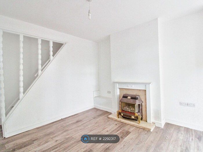 2 Bedroom Semi-Detached House To Rent In Cambridge Street, Rotherham, S65