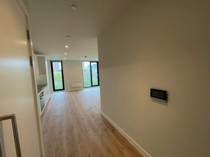 1 Bedroom Flat To Rent In Aspin Lane, Manchester, M4