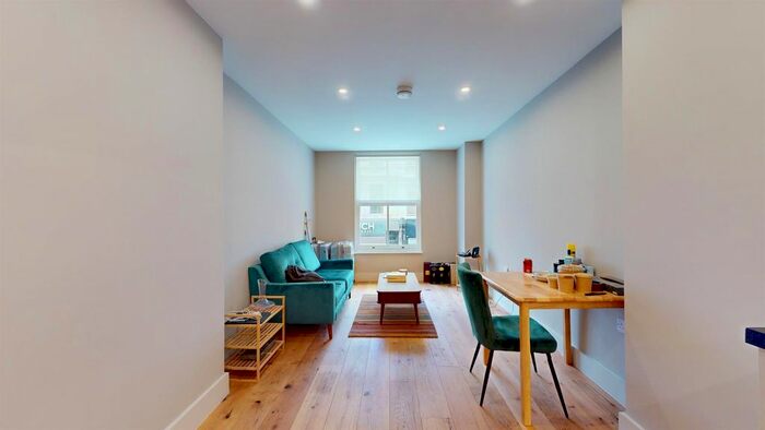 2 Bedroom Flat To Rent In Fulham Road, London, SW10