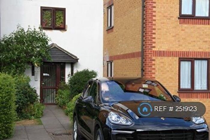 1 Bedroom Flat To Rent In Alan Hocken Way, London, E15