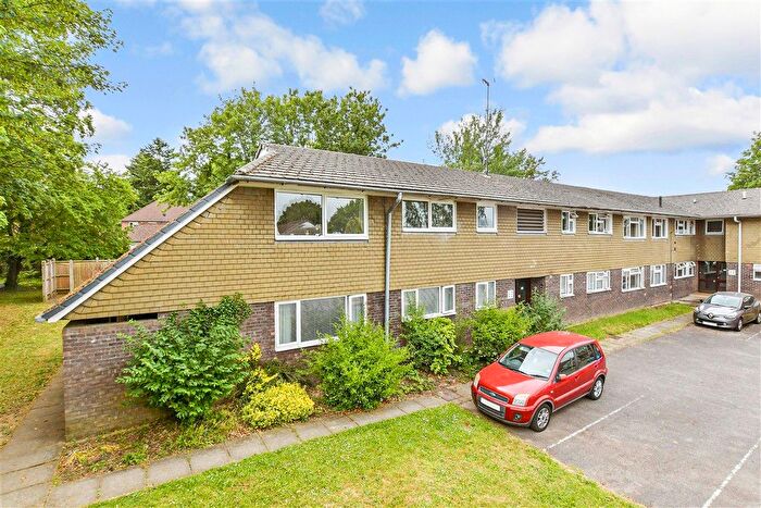 2 Bedroom Flat For Sale In Proctor Gardens, Great Bookham, Surrey, KT23