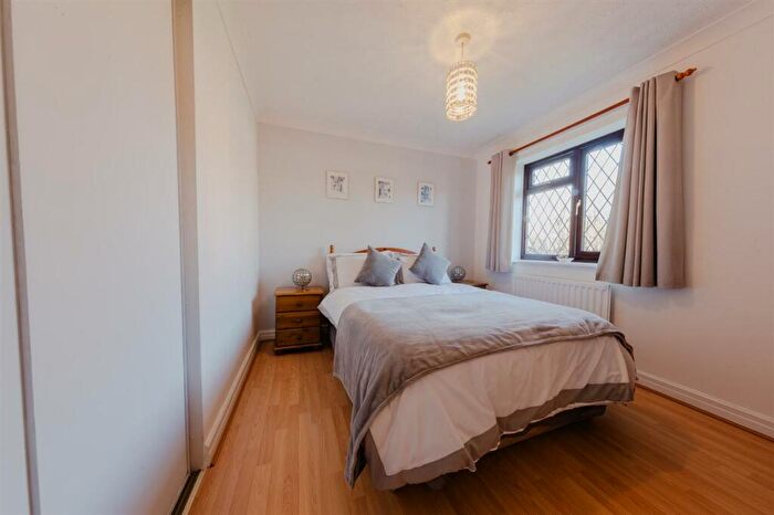 4 Bedroom Detached House For Sale In Spoonley Wood, Bancroft Park, Milton Keynes, MK13