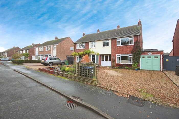 3 Bedroom Semi-Detached House For Sale In Station Road, Hatton, Warwick, CV35