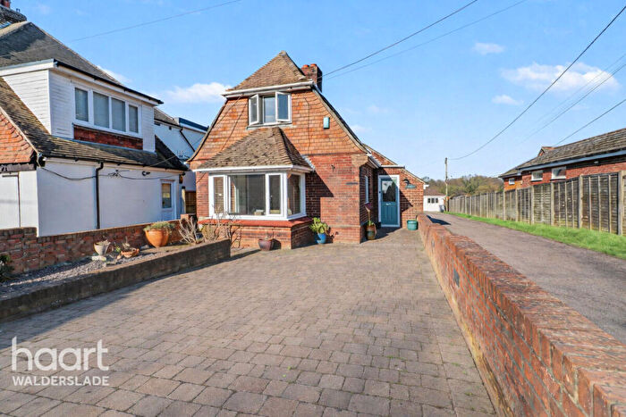 3 Bedroom Detached House For Sale In Common Road, Chatham, ME5
