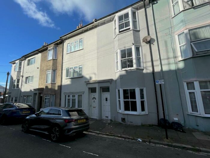 4 Bedroom House To Rent In St Martins Place, Brighton, East Sussex, BN2