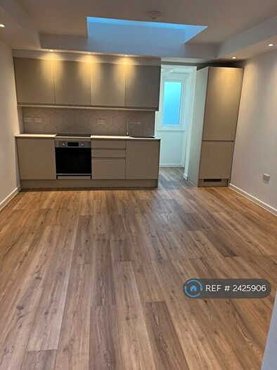 2 Bedroom Maisonette To Rent In High Road, Romford, RM6