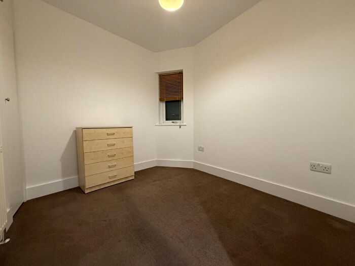 2 Bedroom Apartment To Rent In Gordon Heights, Stratford, E15