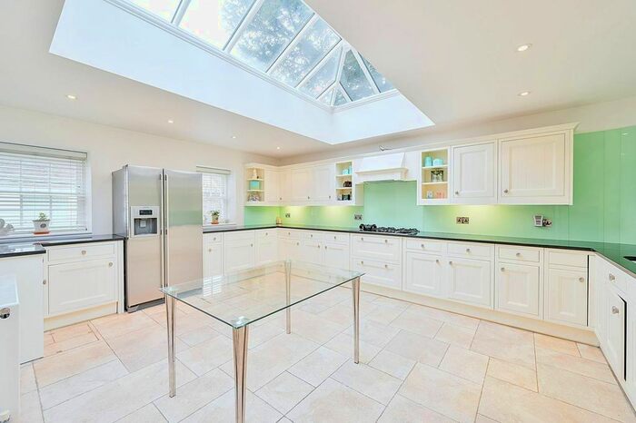 4 Bedroom Semi-Detached House To Rent In The Butts, Brentford, TW8