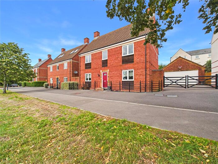 4 Bedroom Detached House For Sale In Galen View, Old Town, Swindon, Wiltshire, SN1