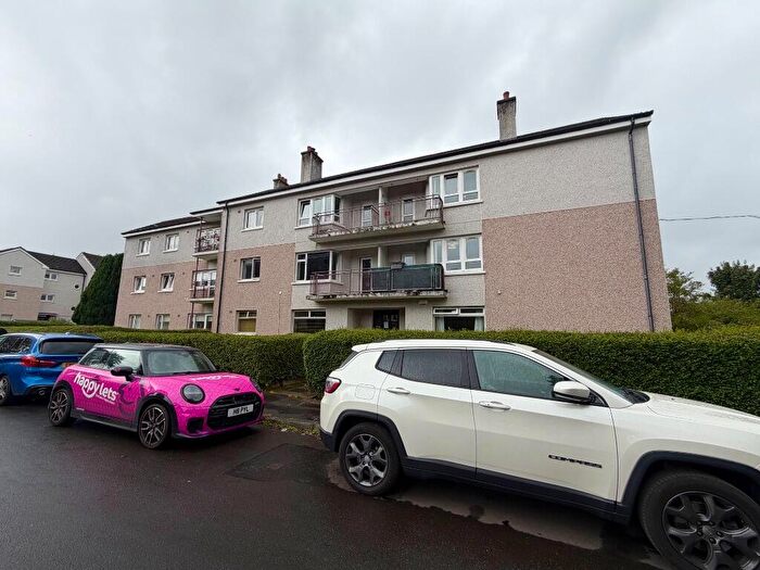 2 Bedroom Flat To Rent In Fieldhead Drive, Glasgow, G43