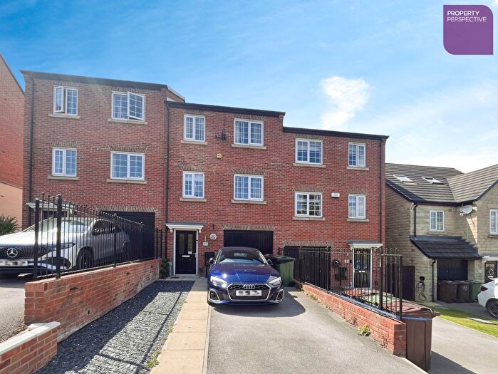 4 Bedroom Terraced House For Sale In Calder Way, Crigglestone, WF4