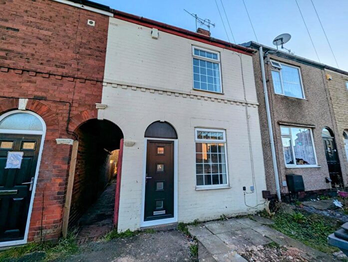 2 Bedroom House To Rent In Derby Road, Chesterfield, S40