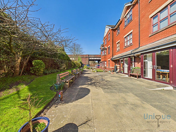 1 Bedroom Apartment For Sale In Oxford Court, Oxford Road, Lytham St. Annes, FY8
