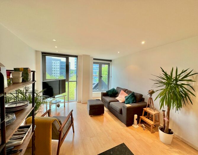 2 Bedroom Flat To Rent In Catalina, Gotts Road, Leeds, LS12