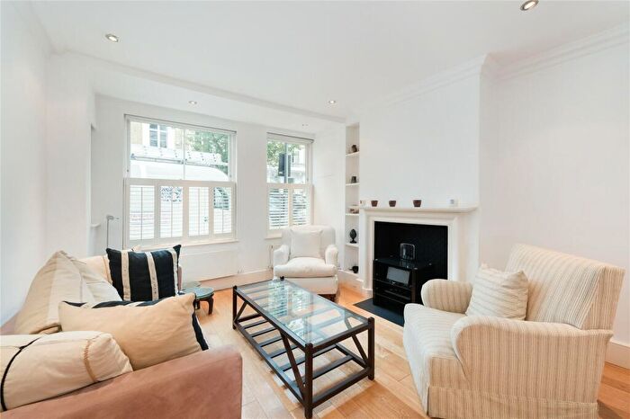 3 Bedroom Terraced House To Rent In Redcliffe Road, Chelsea, London, SW10