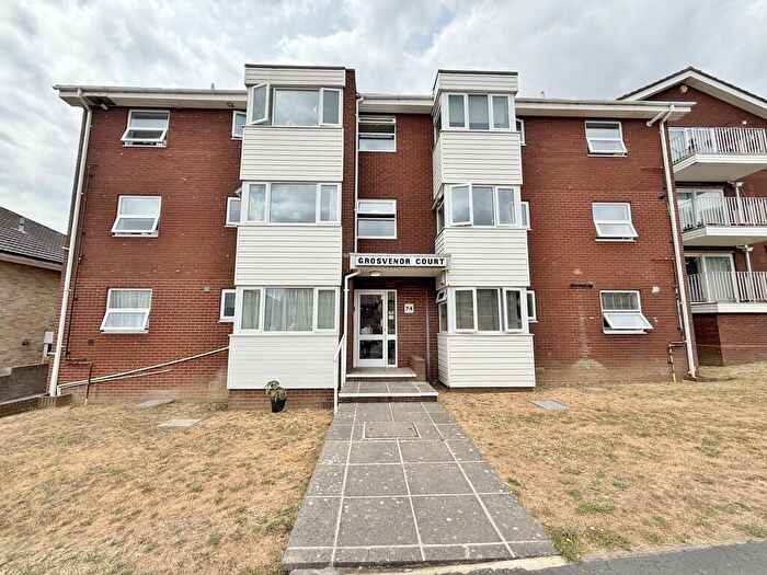 2 Bedroom Flat For Sale In Grosvenor Court, East Lodge Park, PO6