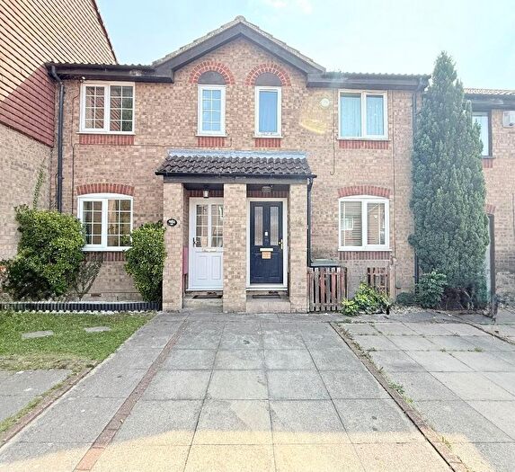 2 Bedroom Terraced House To Rent In Benington Close, Luton, LU2