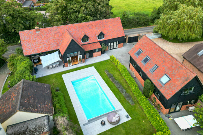 5 Bedroom Barn Conversion For Sale In 'Hoppers Barn' Watton Road, Datchworth, SG3
