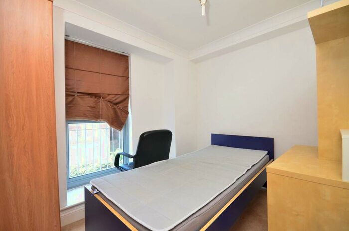 3 Bedroom End Of Terrace House To Rent In Walnut Tree Close, Guildford, GU1