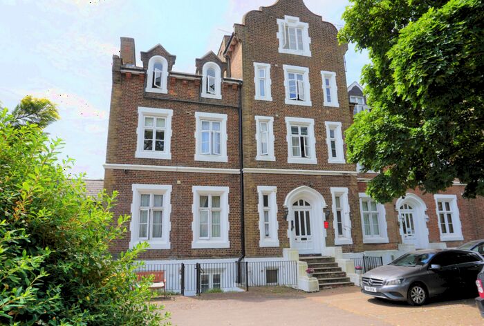 2 Bedroom Apartment For Sale In Upton Park, SL1