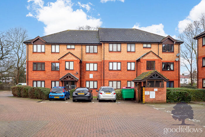 2 Bedroom Apartment To Rent In Chartwell Gardens, Cheam, Sutton, SM3